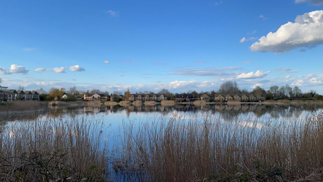 Cotswolds Lakehouse, With Hot Tub & Spa Access, Lower Mill Estate Somerford Keynes Εξωτερικό φωτογραφία