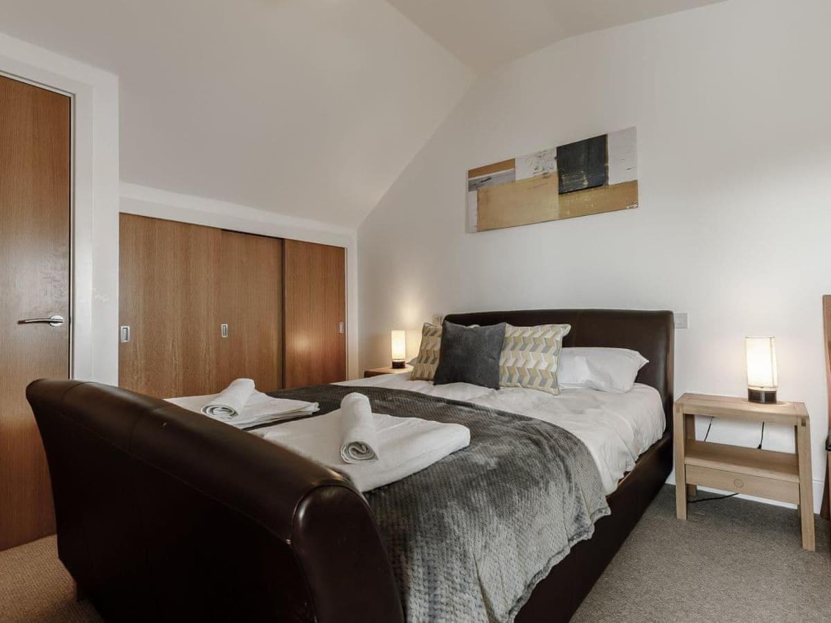 Cotswolds Lakehouse, With Hot Tub & Spa Access, Lower Mill Estate Somerford Keynes Εξωτερικό φωτογραφία